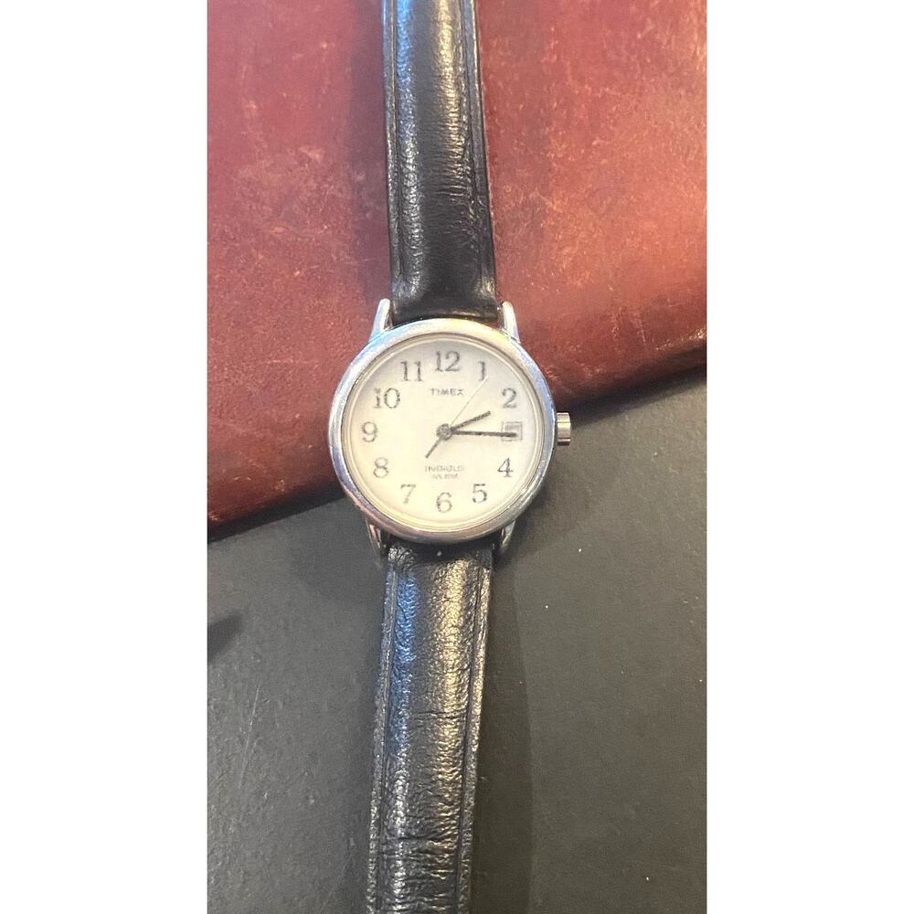 VTG Women's 25mm Silver tZone Timex watch, Indiglo, WR 30M
